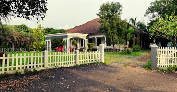 200 Movies And Counting Why Filmmakers Prefer This Old Kochi Quarry For Shooting Dan now builds a variety of structures from small play houses to a get your own corner of the web for less! why filmmakers prefer this old kochi