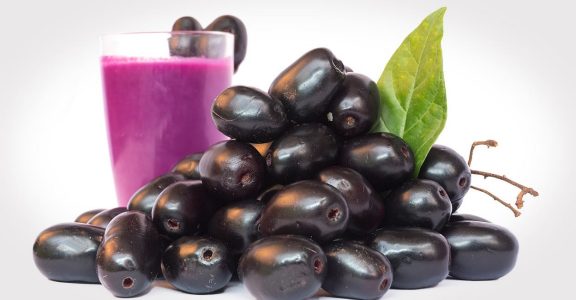 Jamun wine: The ruby red drink adds colour to your festival menu ...