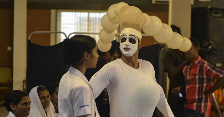 'Dr. Vikadan' shows patients the lighter side of Life