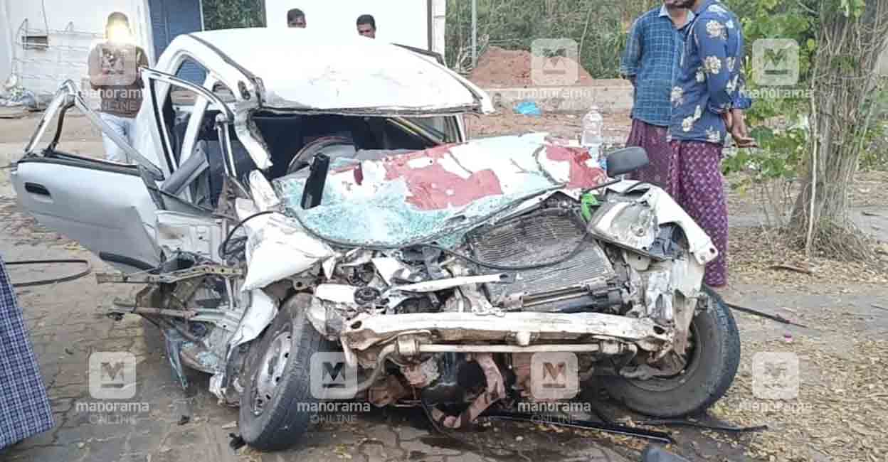 Five killed in car crash in Alappuzha