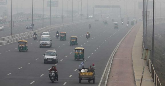 Delhi's air quality further improves, but still 'very poor'