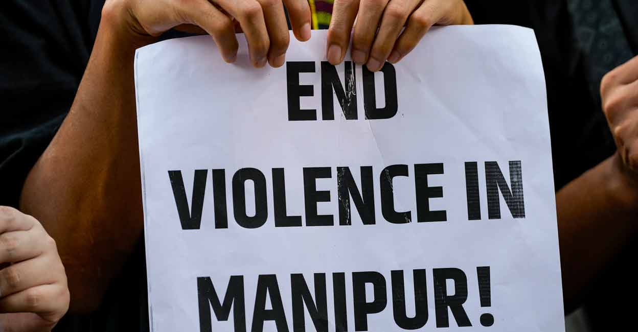Fresh clashes erupt in Manipur; Police commando injured, 1 killed and houses torched