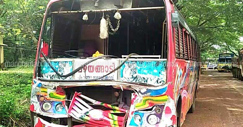 kannur tourist bus accident