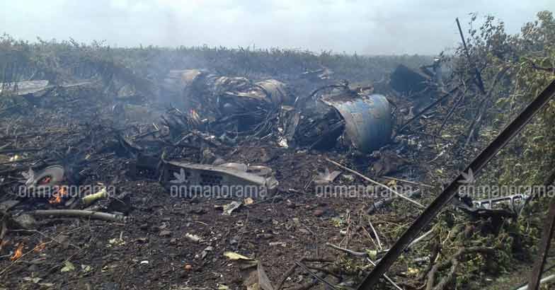 Sukhoi jet crashes in Maharashtra, pilots survive
