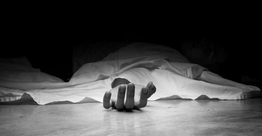Lover kills woman, travels with body in suitcase