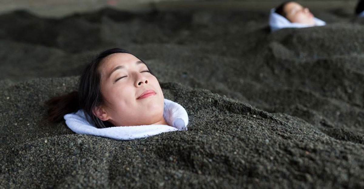 Take a therapeutic sand bath at this Japanese beach 