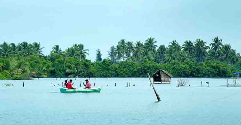Njarakkal Aqua Tourism Centre for a day-trip in Kochi
